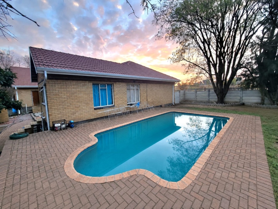 3 Bedroom Property for Sale in Uitsig Free State